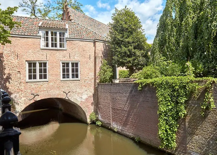 The Guest - Uilenburg